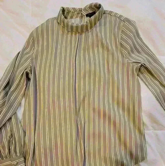 🌻ANN TAYLOR BLOUSE - Picture 7 of 7